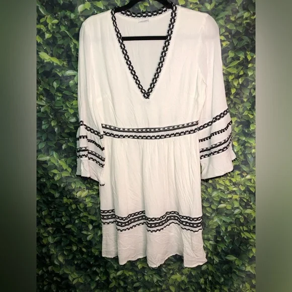 White Dress with Black Trim - Picture 8 of 16